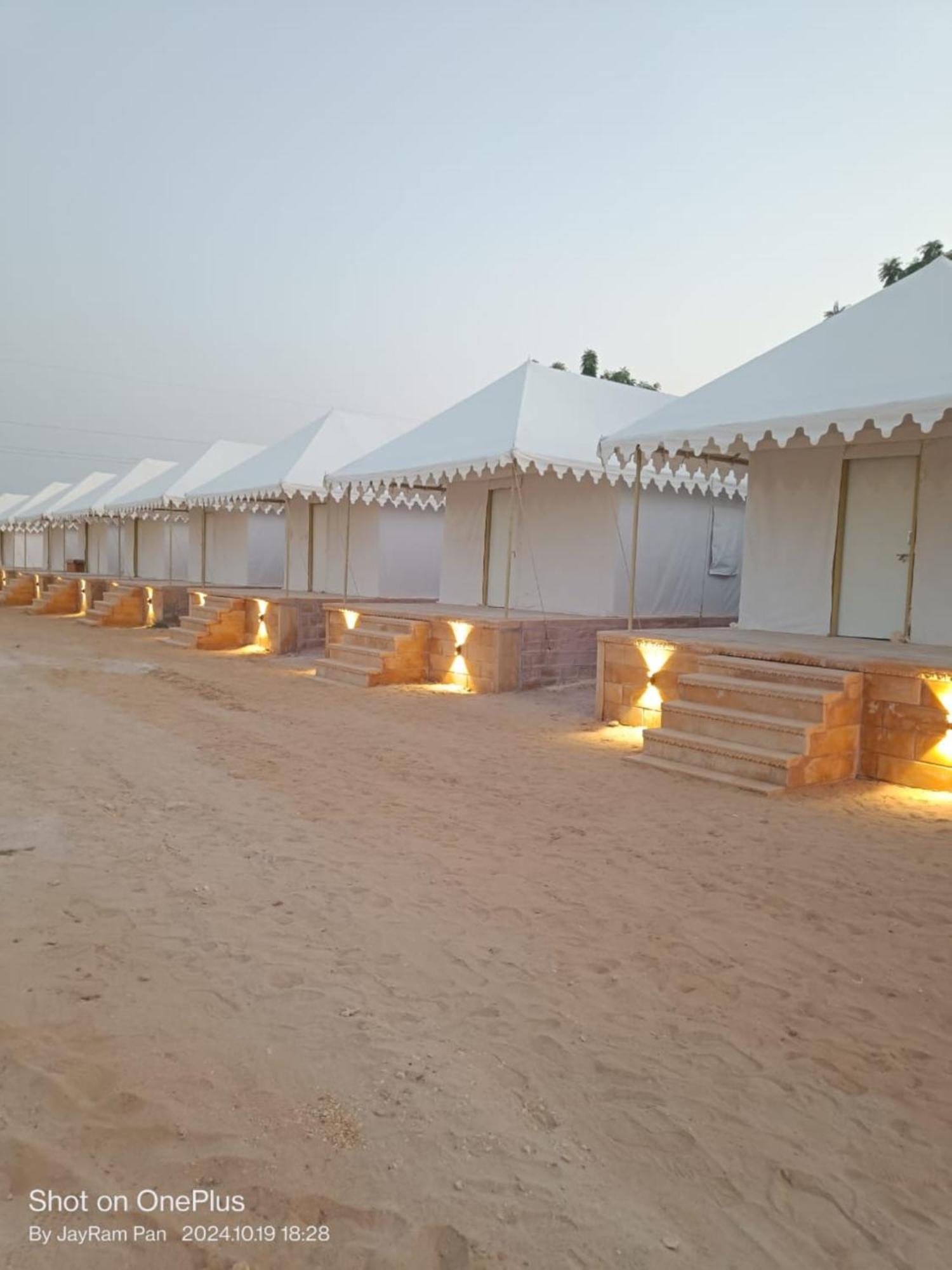 Sam Dunes Desert Luxury Camp & Resort Джайсалмер Экстерьер фото